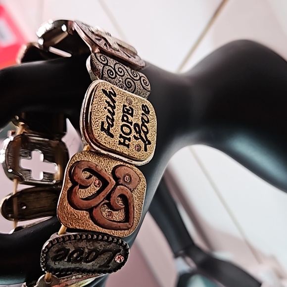 7" Stretch Bible VerseCeltic Charm Bracelet- Beautiful - Picture 4 of 9